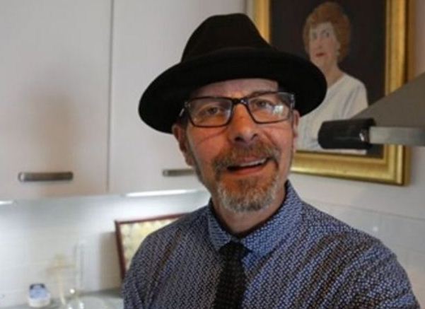 अचम्म: दुई शब्द मात्र बोल्ने मान्छे