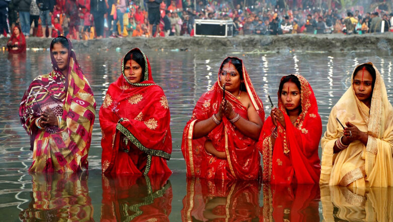 काठमाडौंका ८ स्थानमा छठ पर्व मनाइँदै